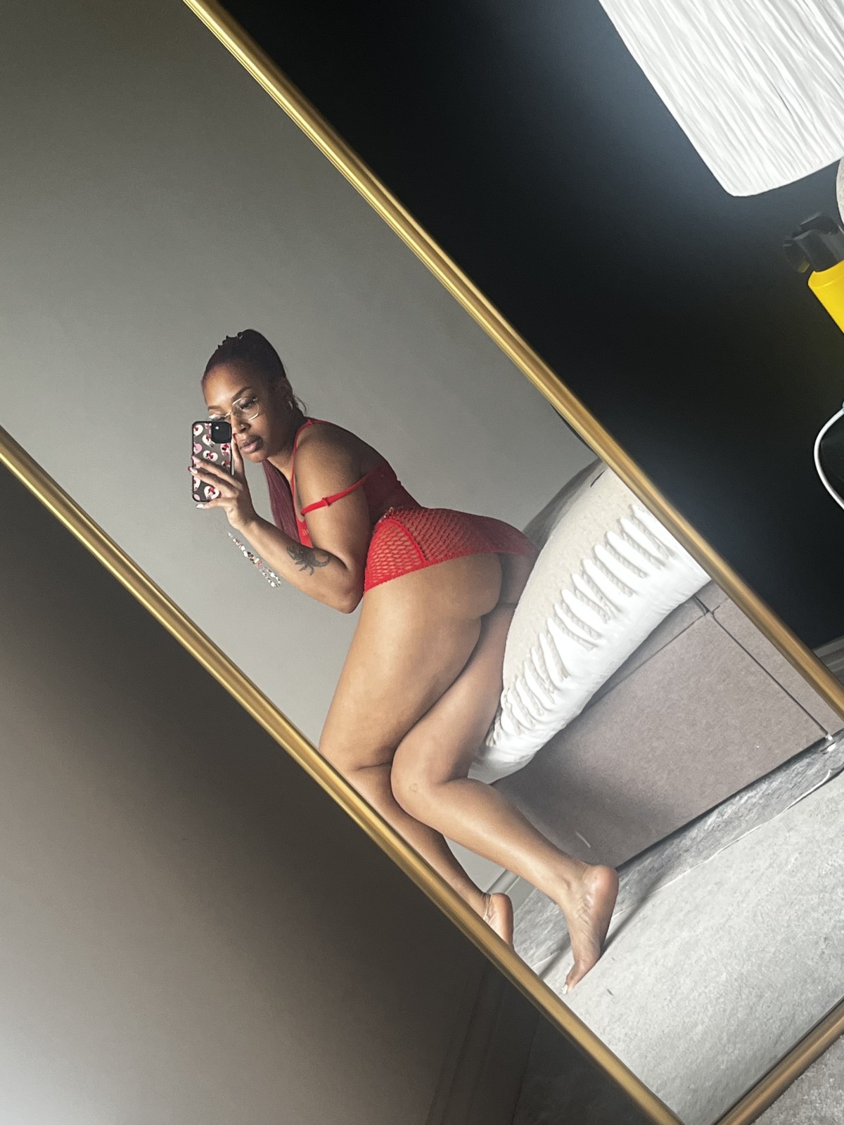 pole dancer and escort, black nigerian girl. come play