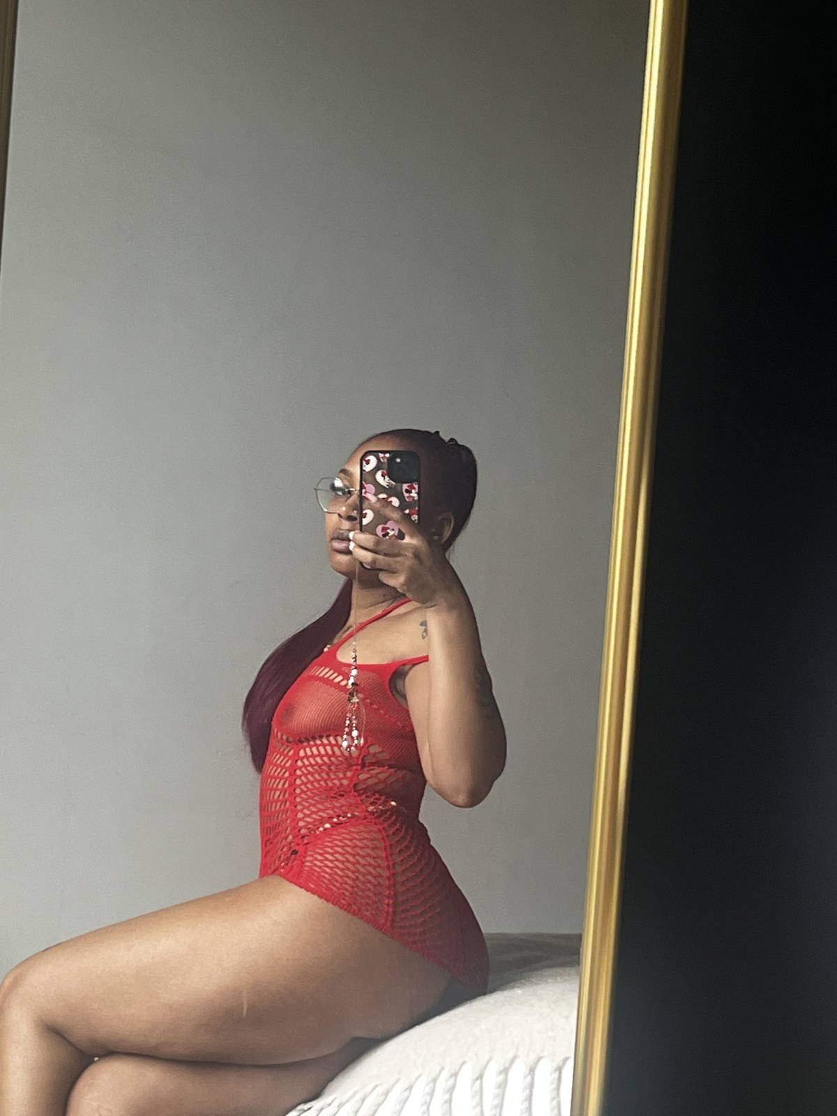 pole dancer and escort, black nigerian girl. come play